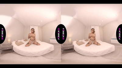 PORNBCN VR ရင့်ကျက်သော စပိန် MILF သည် တစ်ကိုယ်ရည်အာသာဖြေပြီး POV တွင် ဆေးလိပ်သောက်ကာ သူမ၏ခြေထောက်များကို လှုပ်ရမ်းနေစဉ်တွင် သင်၏ ကွမ်းသီးကို စုပ်သည်။